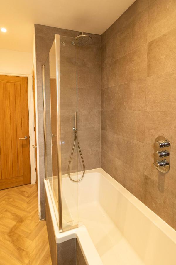 Lovely 2- Bedroom Apartment With Stunning Sea Views Worthing Dış mekan fotoğraf